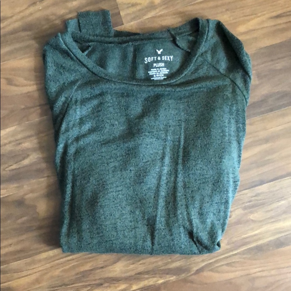 American Eagle Sweater